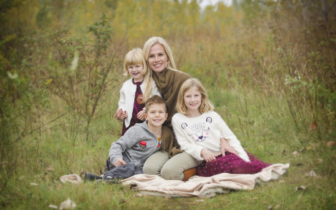 6 (LESS OBVIOUS) QUESTIONS TO ASK YOUR POTENTIAL FAMILY PHOTOGRAPHER