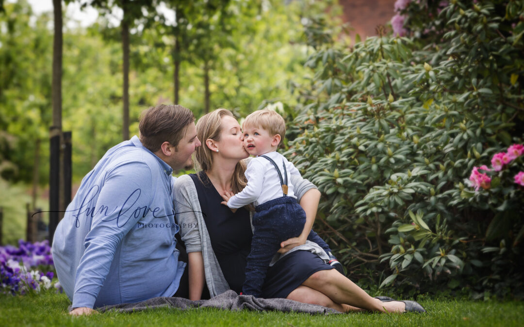 MILESTONE PHOTOGRAPHY: WHEN TO DO FAMILY PHOTOS